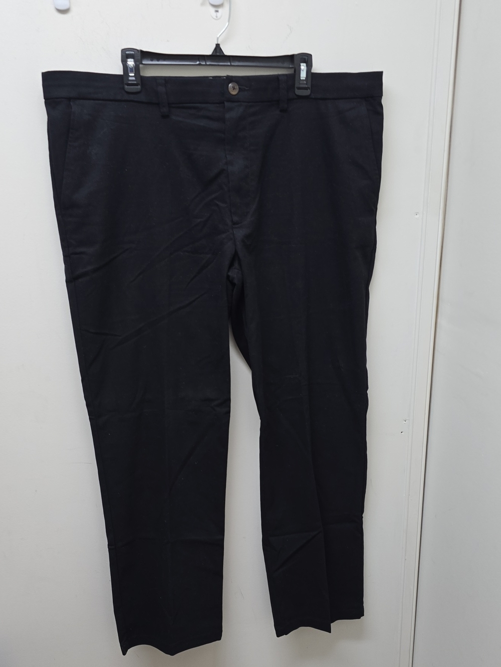 St. John's Bay Men's Black Dress Pants - Straight Leg - Size 42 X 32